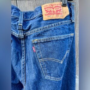 Levi’s 501 Original Shrink-to-Fit Men’s Jeans – W33 L30